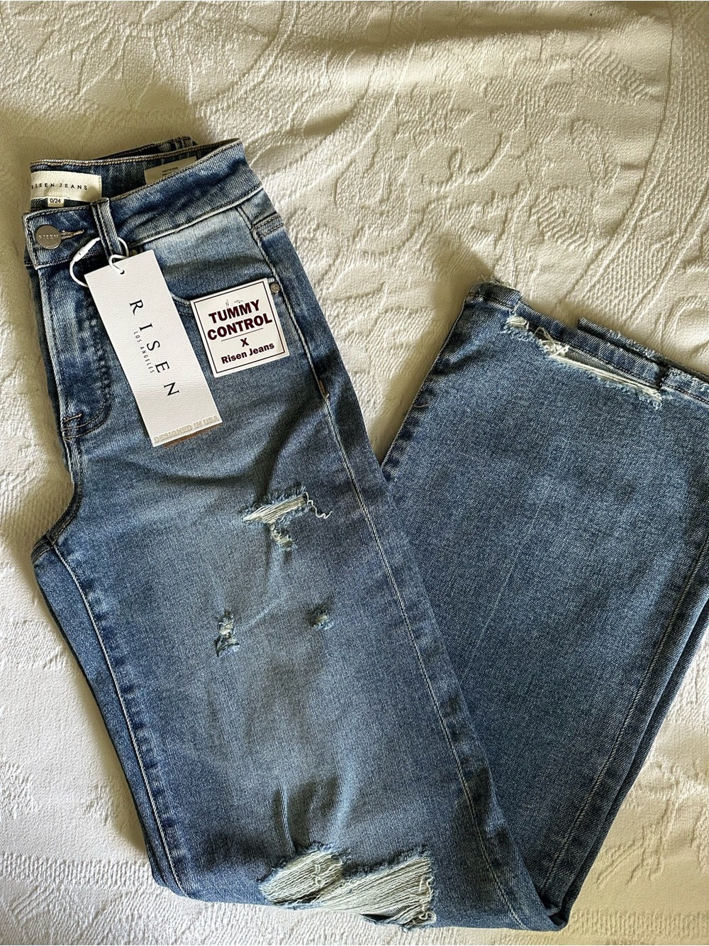 NWT Risen Straight-Leg Distressed Jeans
